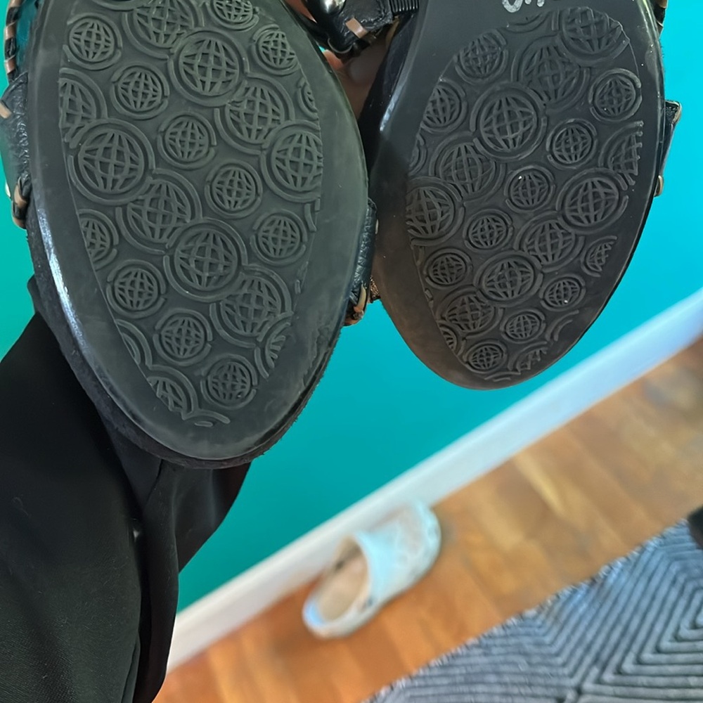 Max Studio leather brown sandals in GUC. Studded. - Picture 3 of 3
